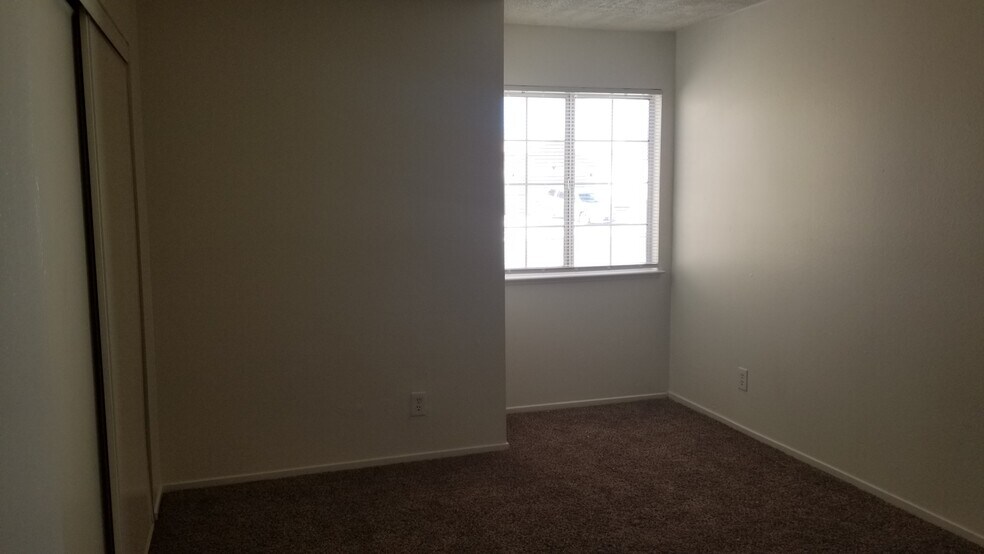 Building Photo - 2282 Ray Kanel Dr