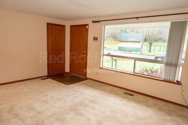 Building Photo - 6232 S Wapato St