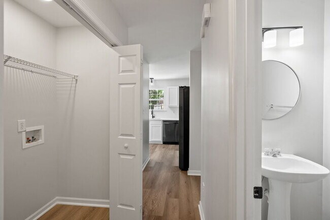 Building Photo - 142 Bremerton Dr SW