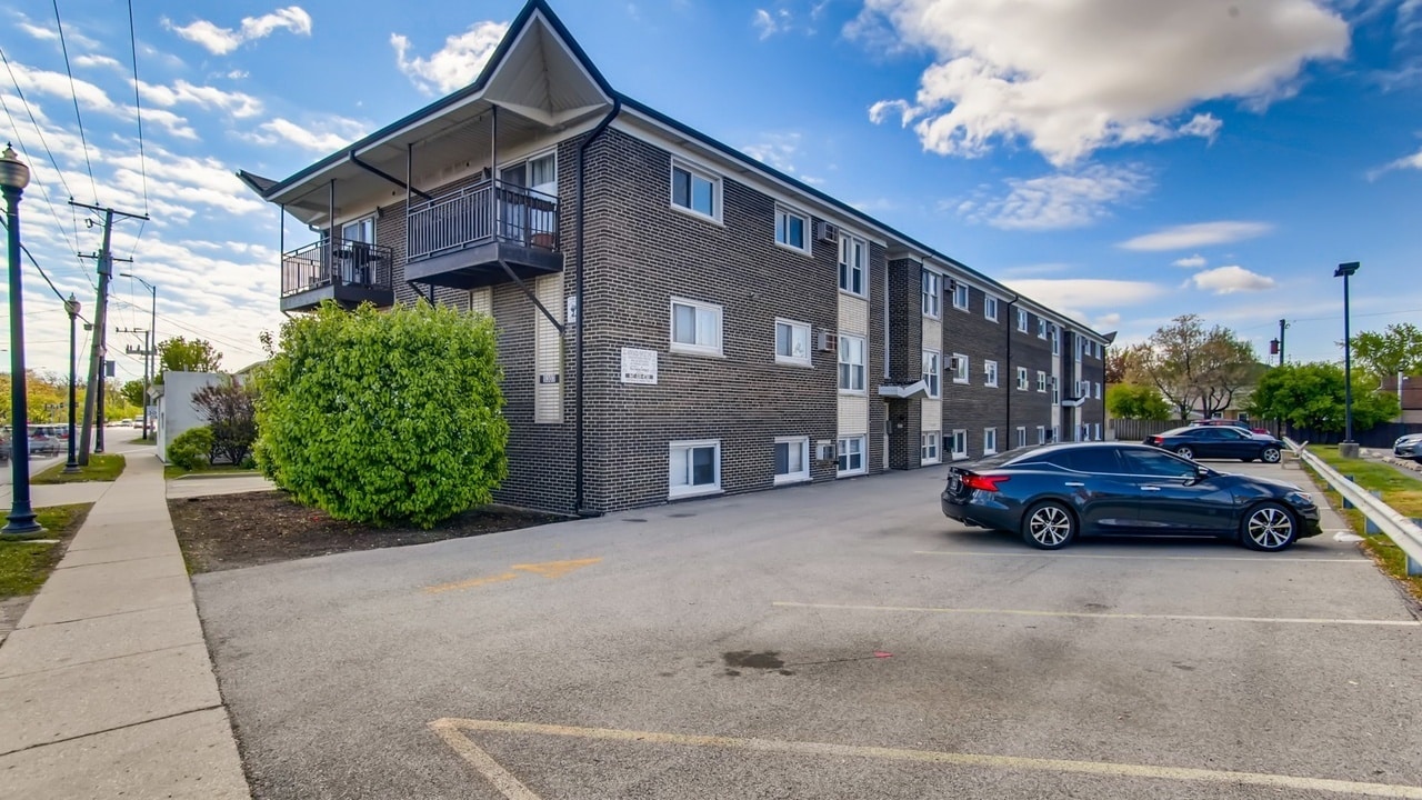 Building Photo - 9307 W Irving Park Rd