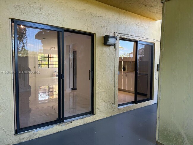 Building Photo - 1125 NE 210th Terrace