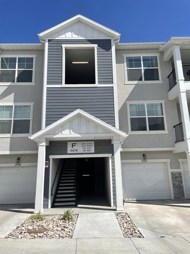 Building Photo - 4216 McKellen Dr