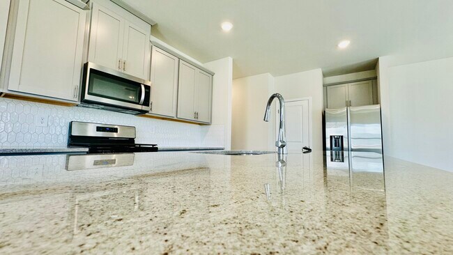 Building Photo - 690 Gabby Pt SW