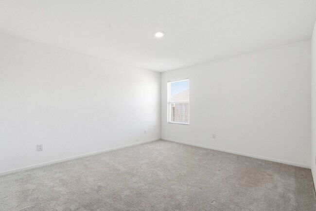 Building Photo - 6639 Orange Daylily Ln