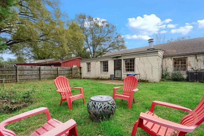 Building Photo - 5088 Helene Rd