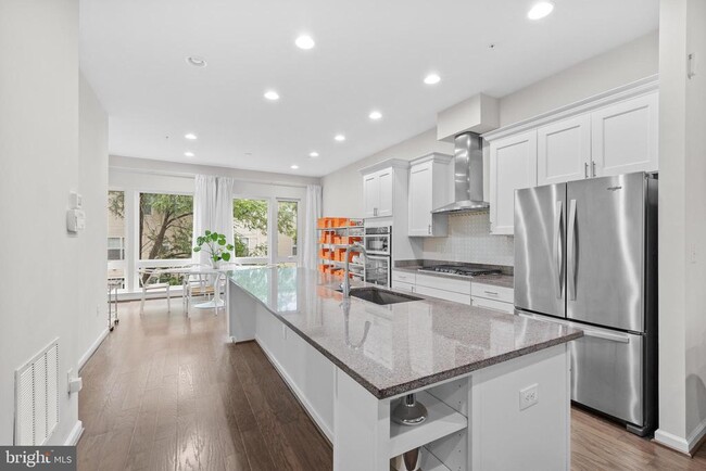 Building Photo - 110 Cambria Walk