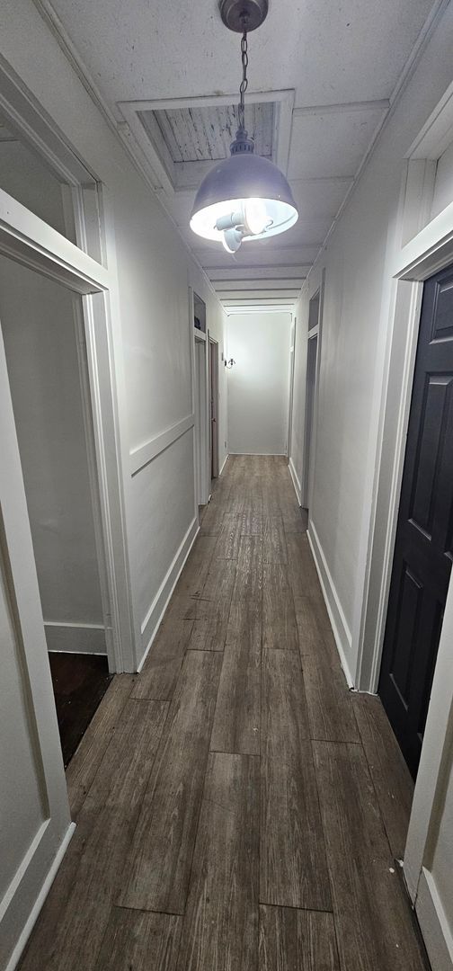 Building Photo - 882 Locust Dr