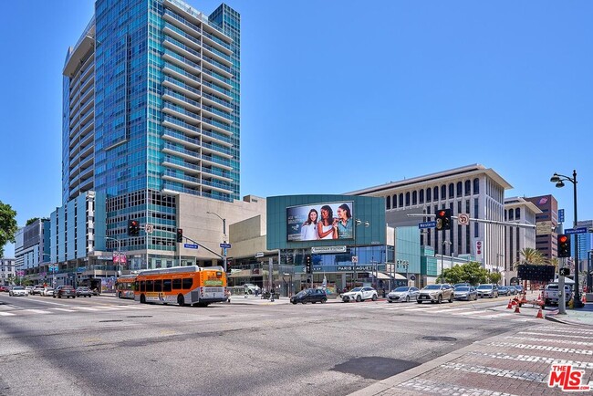 Building Photo - 3785 Wilshire Blvd