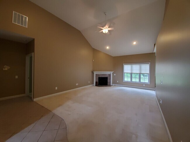 Building Photo - Beautiful Home in Saint James Woods