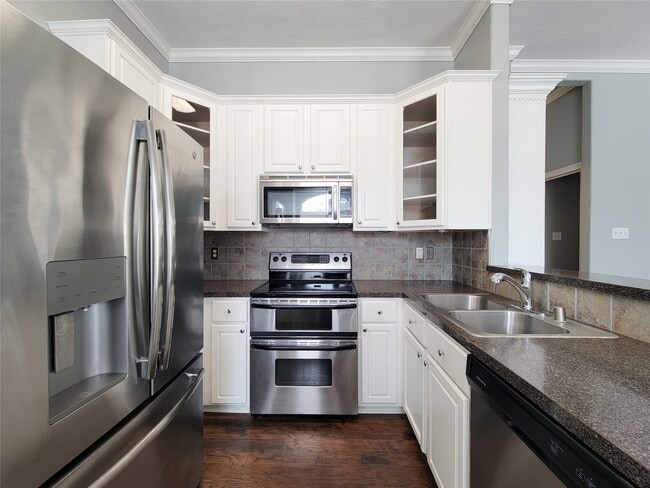 Building Photo - 12755 Mill Ridge Dr