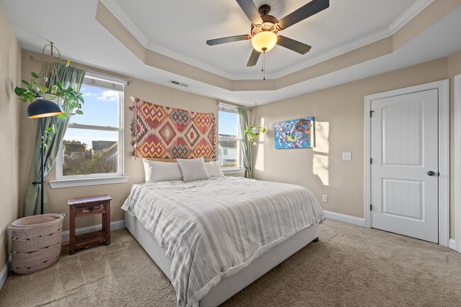 Building Photo - 115 Hampton Dr