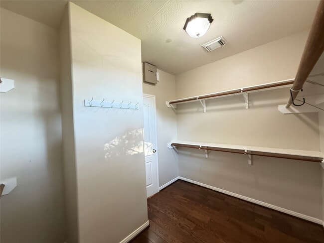 Building Photo - 3808 Travis Lake Ct