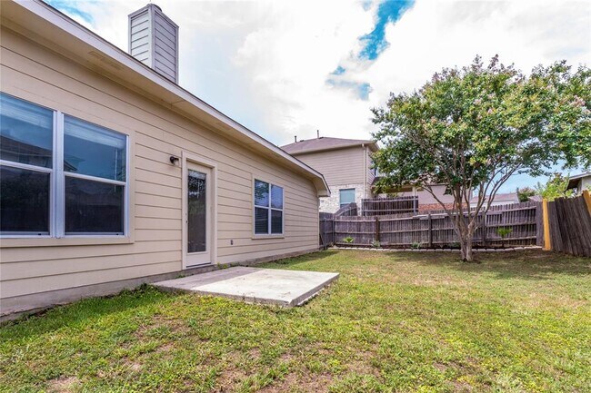 Building Photo - 116 Amberwood Ct