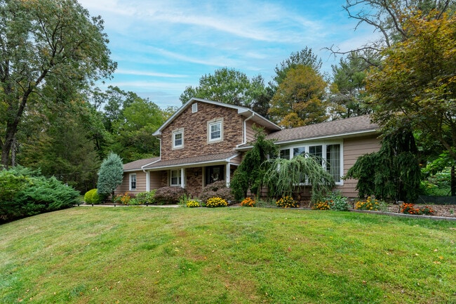 Building Photo - 230 Jacobs Creek Rd