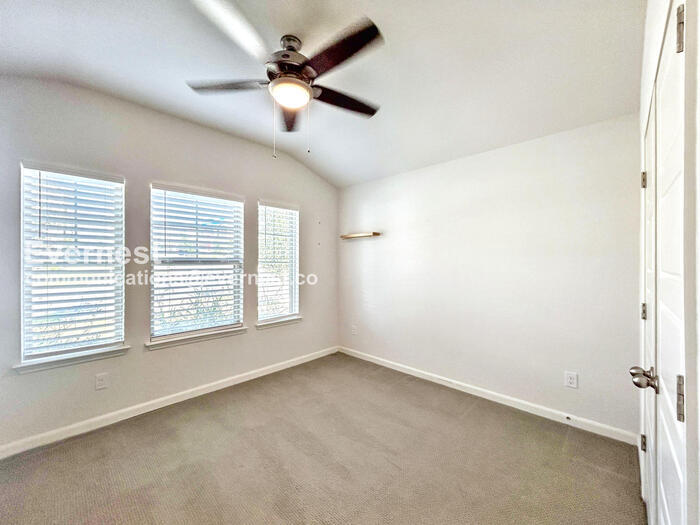 Building Photo - 12002 Benetto Aly