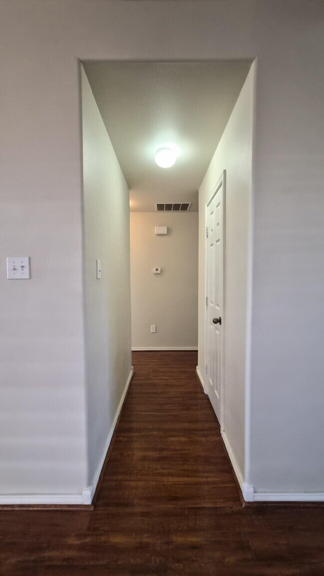 Building Photo - 6546 94th St