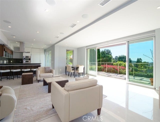 Building Photo - 1356 Vía Romero