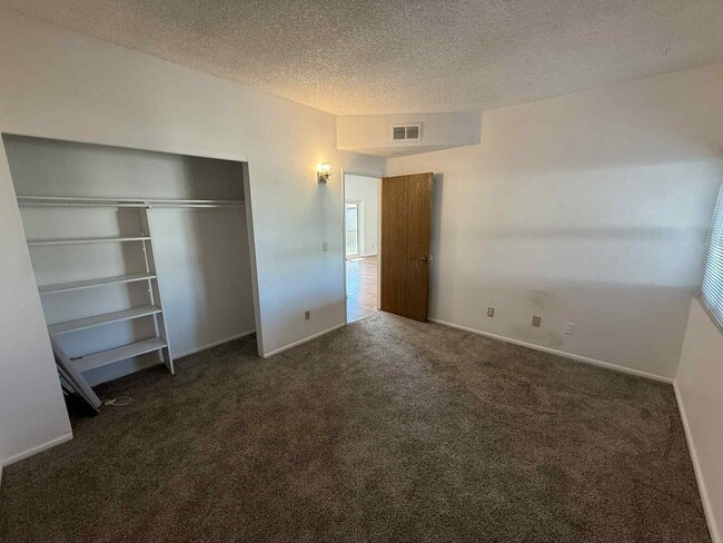 Building Photo - 8141 E Daniella Cir