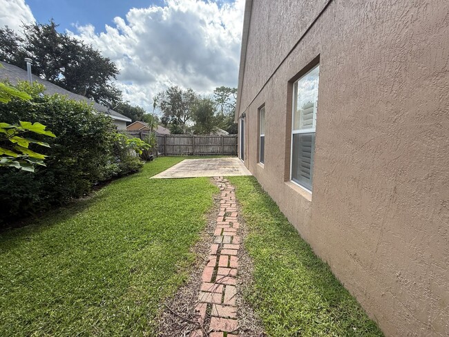 Building Photo - Beautiful Lake Mary 4 Bedroom home in Gated Community with Community Pools