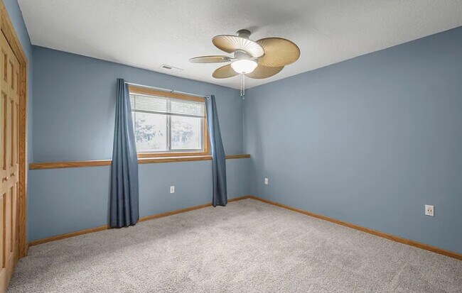 Building Photo - 10543 Noble Cir N