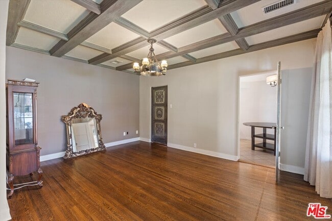 Building Photo - 208 S Rodeo Dr
