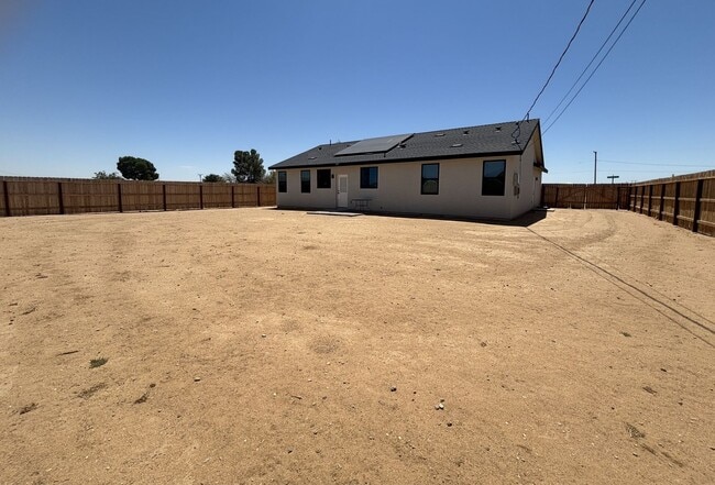 Building Photo - 8109 Underwood Ave