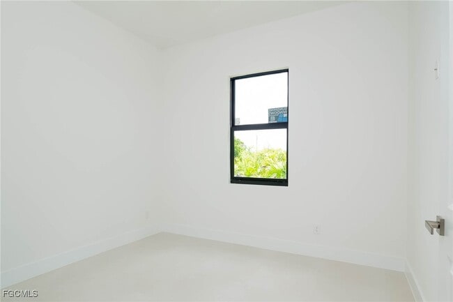 Building Photo - 3216 40th St SW