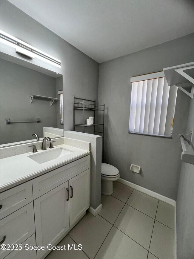 Building Photo - 440 River Grove Ct