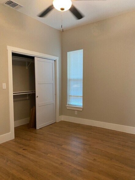 Building Photo - 439 Dunning Ave