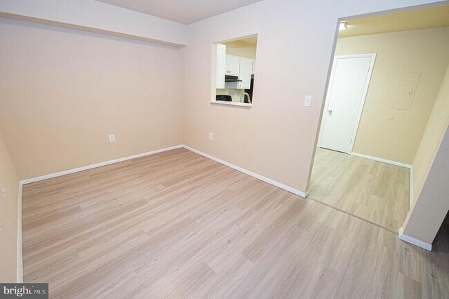 Building Photo - 800 College Ln