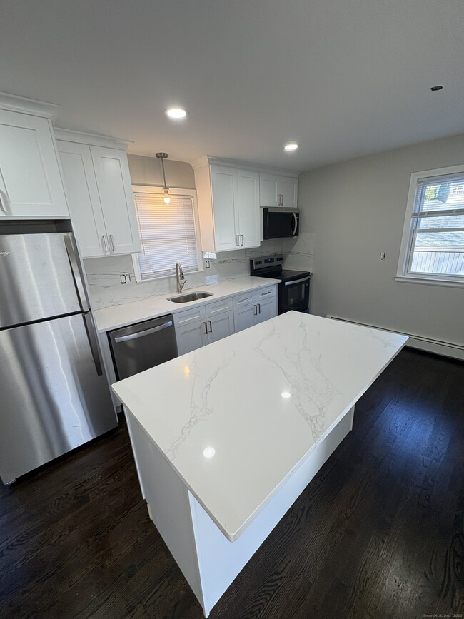 Building Photo - 19 Mill St