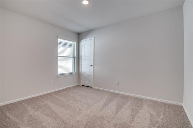 Building Photo - 722 Gentle Bird Dr