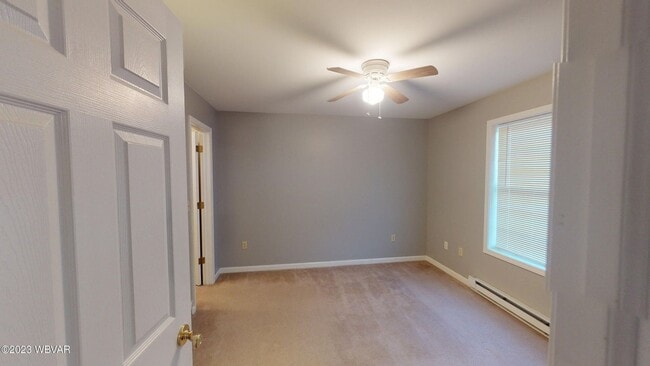 Building Photo - 1st floor One Bedroom Unit