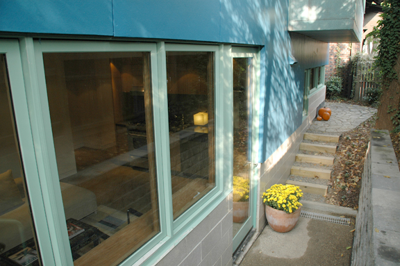Garden Entry - 928 S Aiken Ave