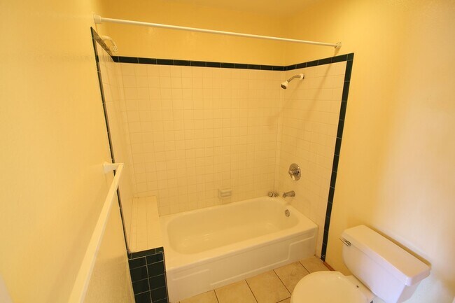 Building Photo - Super Spacious 2-Bedroom 2.5-Bathroom La Jolla UTC Townhome with 2-car garage