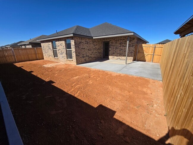 Building Photo - 528 Boxelder Dr