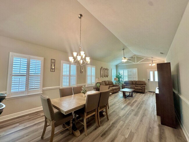 Building Photo - Modern Comfort in Fletcher Oaks – 3BR/2BA ...