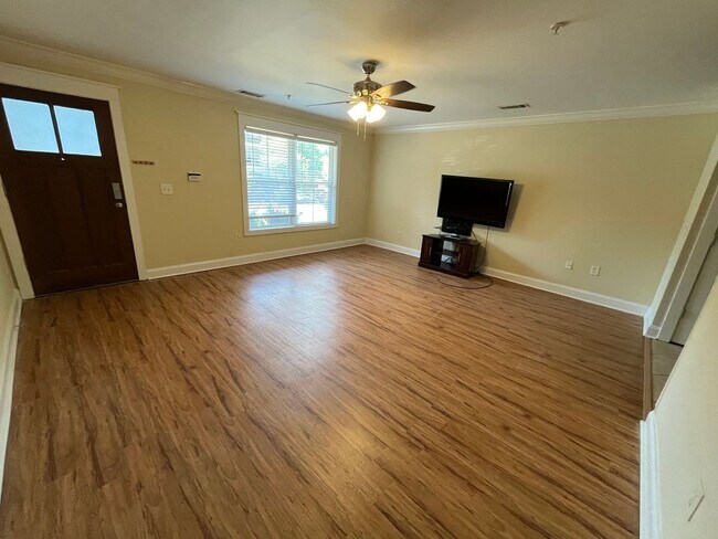 Building Photo - 14-1414 Jones