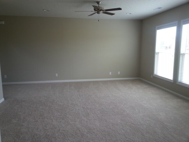 Building Photo - 5514 Goldenrod Ln