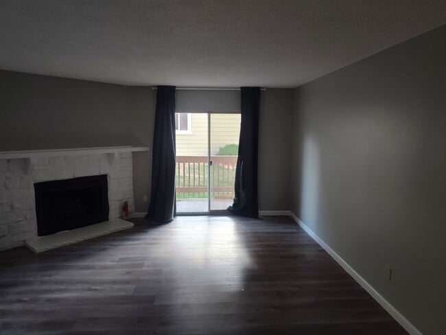 Building Photo - Gorgeous 2 bed Aurora condo for rent