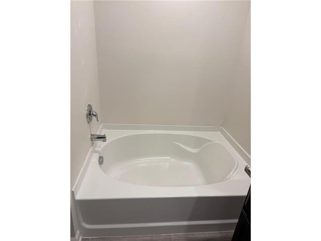 Building Photo - 1112 Natalie Ave