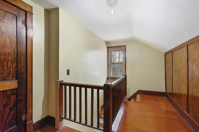 Building Photo - 705 N 5th Ave