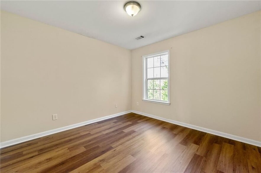 Building Photo - 748 Prada Ct NE