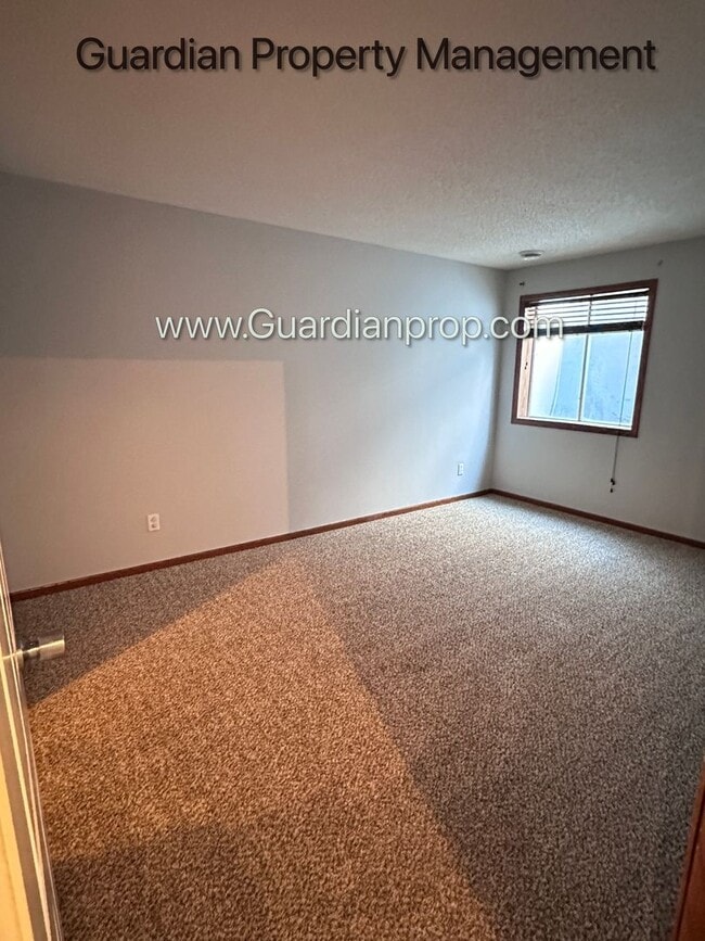 Building Photo - Hopkins Single Family Home, 2 Car Garage, Office, Gas Fireplace, Primary Suite