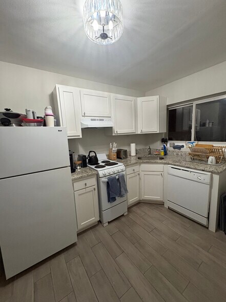 Building Photo - 63 Selkirk Rd