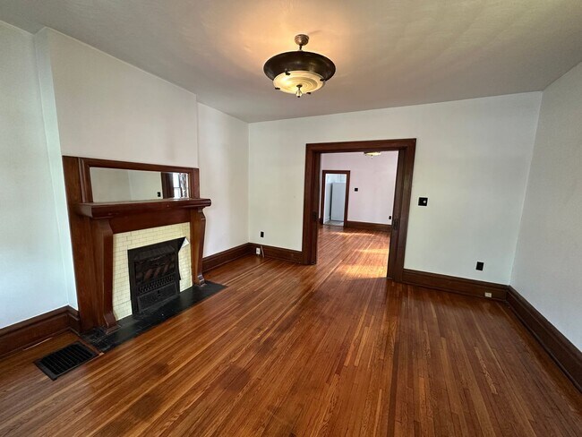 Building Photo - Thurman Ave 273-275 WAG