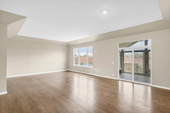 Building Photo - 2660 Harnish Dr