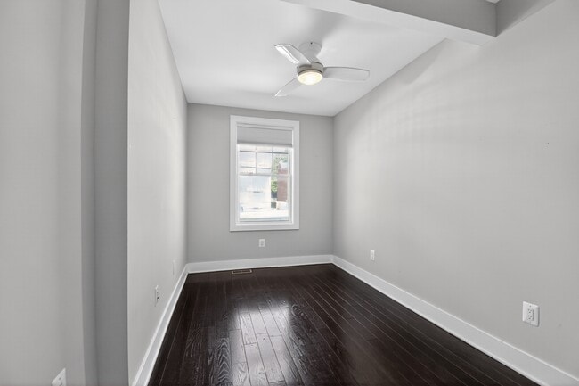 Building Photo - 847 20th St NE
