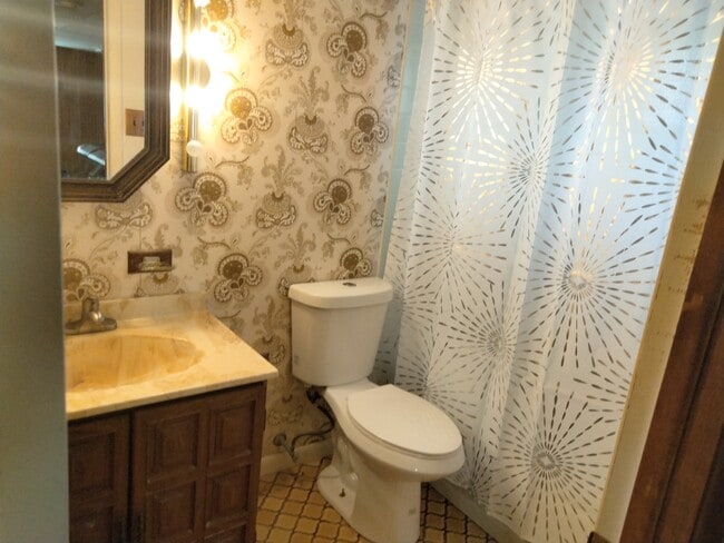 Building Photo - 7823 Perry Rd