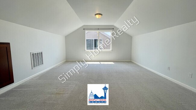 Building Photo - Welcome to this Spacious 4 bedroom, 3.5 bath Home in the Heart of Yelm!